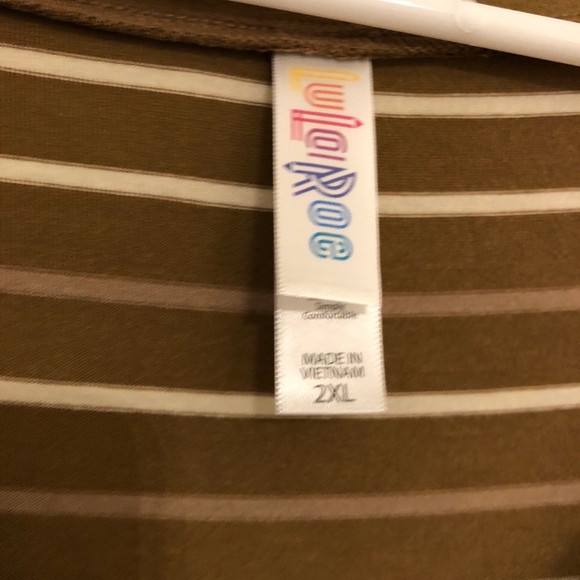 Lularoe Christy Tee - Picture 2 of 4